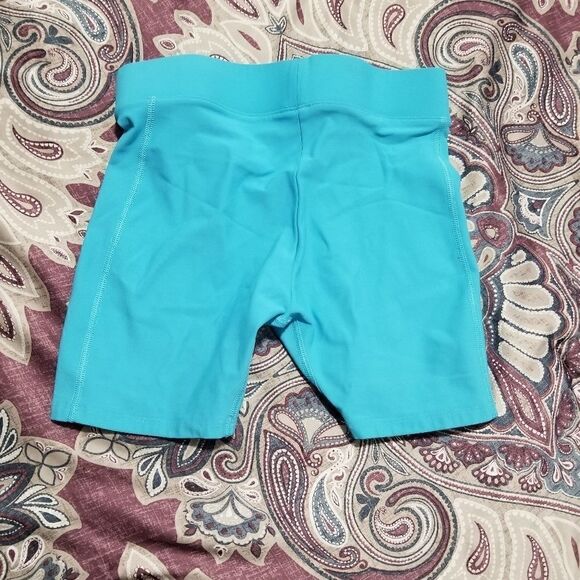 Under Armour Spanx/Shorts    - Picture 2 of 3